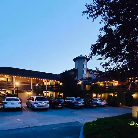 Coachman Inn Oak Harbor-2